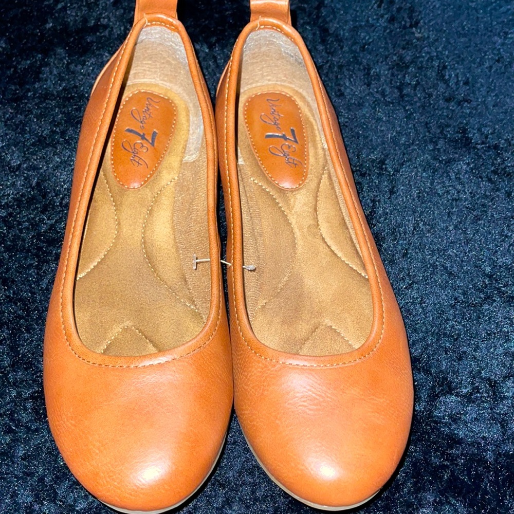 very comfy vintage 7 Eight Flats